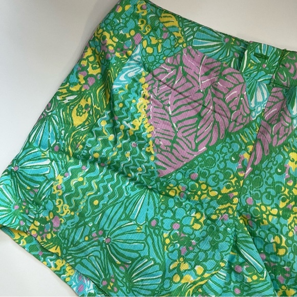 Lilly Pulitzer • Deenie Sun Dance White Green Patterned Shorts - Picture 4 of 7